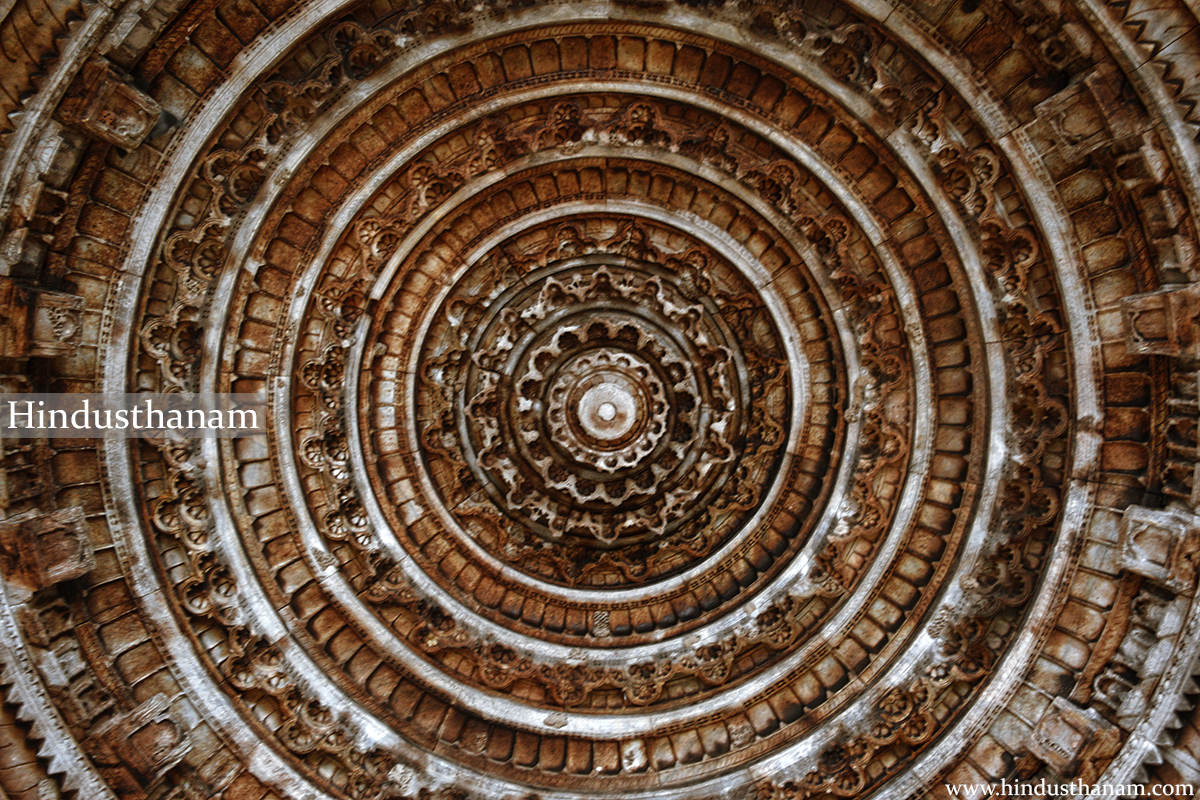 Carvings inside upper portions of Topkhana/ Sanskrit school