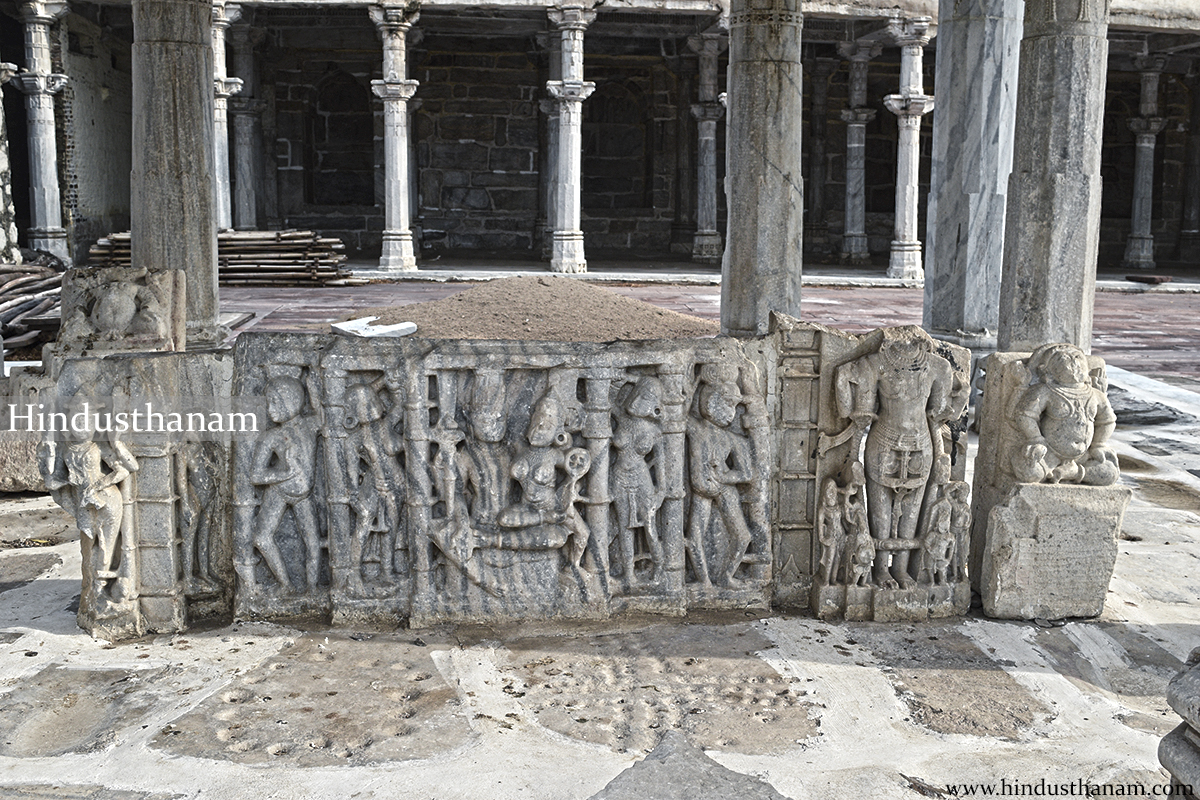 The ruins of idols of Shiva-Parvati, Vishnu, Varaha, Ganesha etc. in Topkhana / ancient sanskrit school