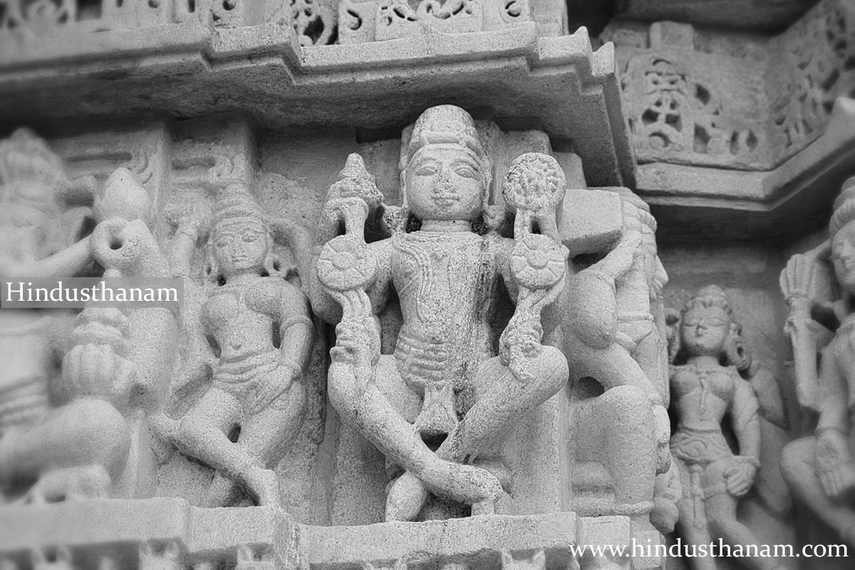 Sculptures on the wall of Surya Temple Ranakpur